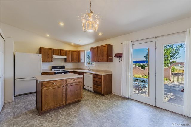 1148 E Dove Creek Drive, Pueblo West, CO 81007