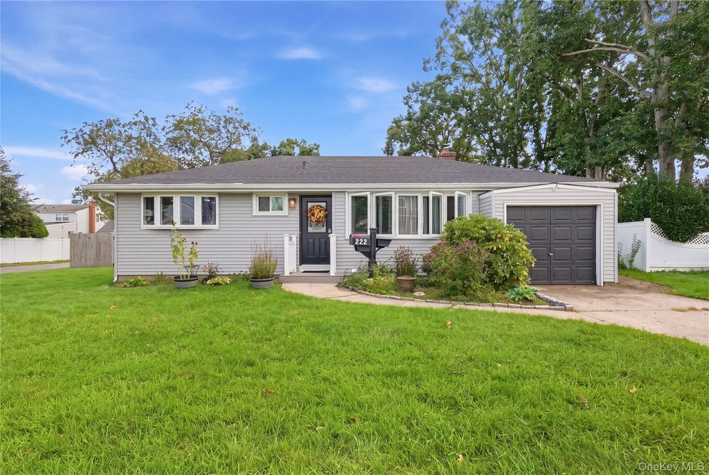 222 Jerusalem Avenue, Massapequa, NY 11758 — exterior