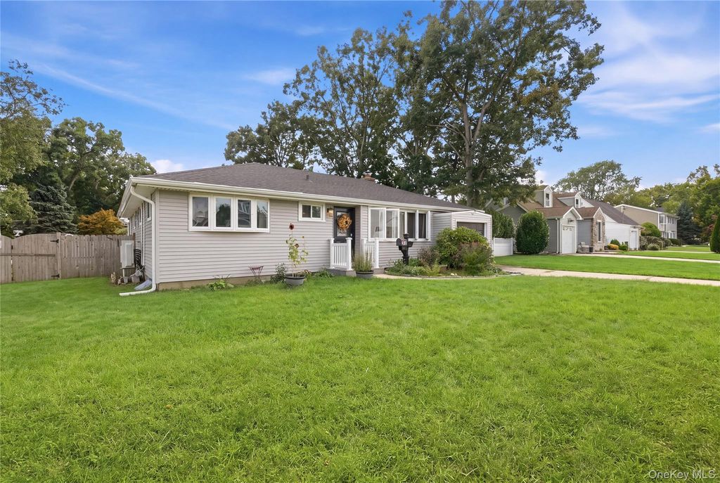 222 Jerusalem Avenue, Massapequa, NY 11758 — photo 2
