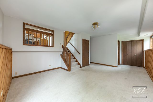 1213 Yorkshire Drive, Naperville, IL 60563