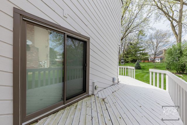 1213 Yorkshire Drive, Naperville, IL 60563