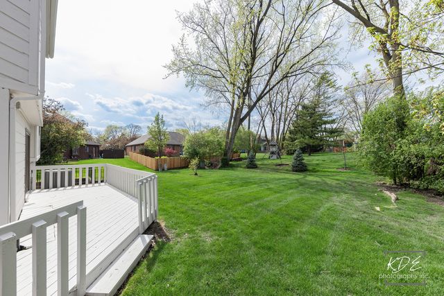 1213 Yorkshire Drive, Naperville, IL 60563