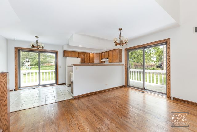 1213 Yorkshire Drive, Naperville, IL 60563