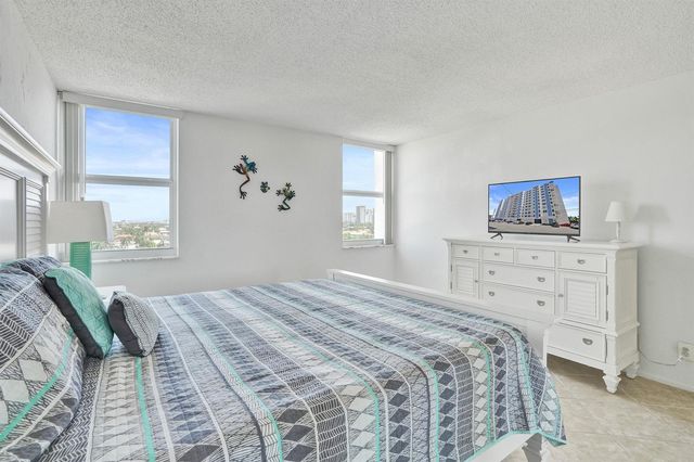 2881 NE 33rd Court 10b, Fort Lauderdale, FL 33306