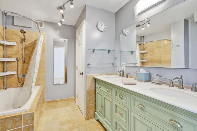 2881 NE 33rd Court 10b, Fort Lauderdale, FL 33306