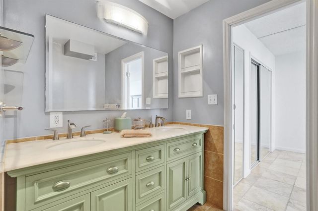 2881 NE 33rd Court 10b, Fort Lauderdale, FL 33306
