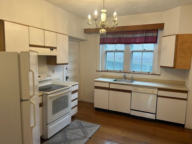 1677 Beacon St. 2, Brookline, MA 02445