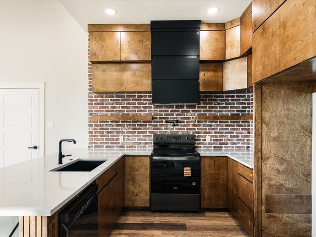 5018 Point Lavista, Malakoff, TX 75148