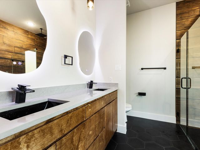 5018 Point Lavista, Malakoff, TX 75148