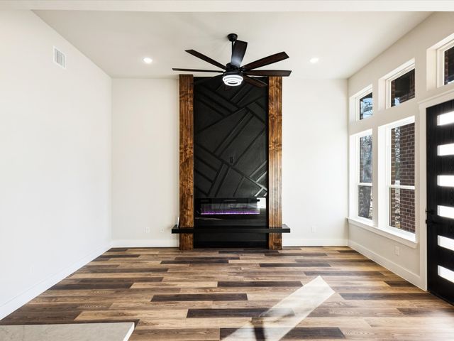 5018 Point Lavista, Malakoff, TX 75148