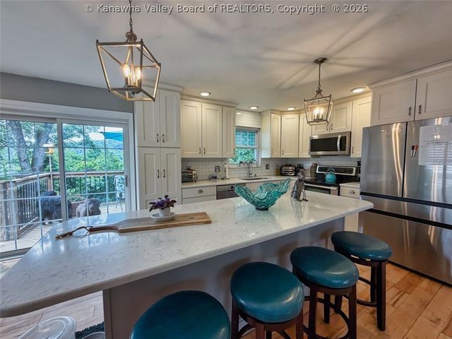 1110 Hollyberry Lane, South Charleston, WV 25309