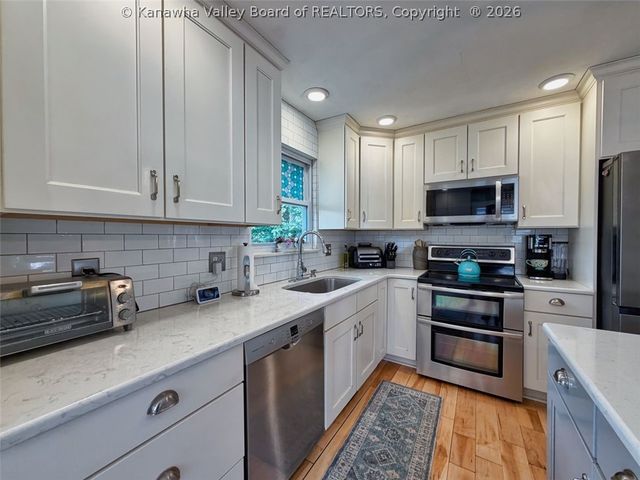 1110 Hollyberry Lane, South Charleston, WV 25309
