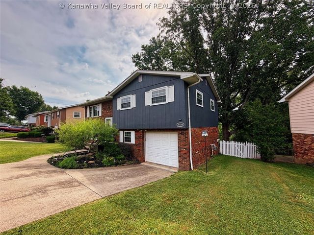 1110 Hollyberry Lane, South Charleston, WV 25309