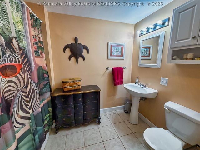 1110 Hollyberry Lane, South Charleston, WV 25309