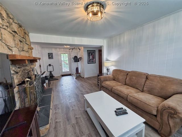 1110 Hollyberry Lane, South Charleston, WV 25309