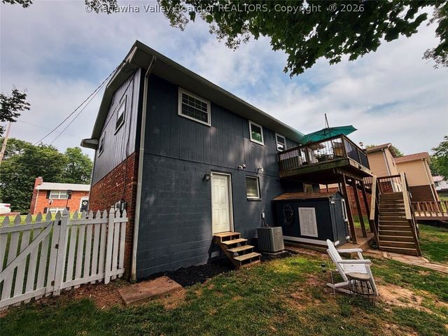 1110 Hollyberry Lane, South Charleston, WV 25309