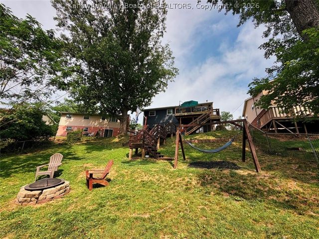 1110 Hollyberry Lane, South Charleston, WV 25309