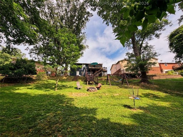 1110 Hollyberry Lane, South Charleston, WV 25309