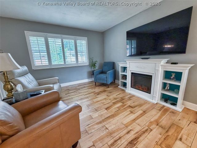 1110 Hollyberry Lane, South Charleston, WV 25309