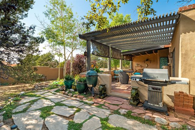 3 Conchas Loop, Santa Fe, NM 87508