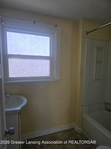 5684 Shaw Street, Haslett, MI 48840