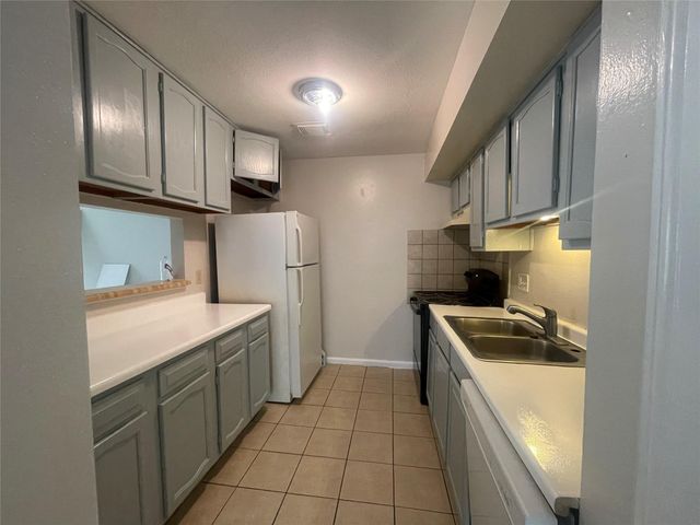 7715 Rolling Ridge Drive, Houston, TX 77072