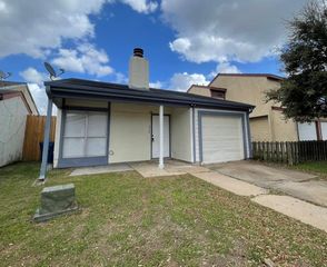 7715 Rolling Ridge Drive, Houston, TX 77072