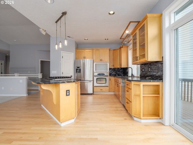 13728 Sw 130TH Pl, Tigard, OR 97223