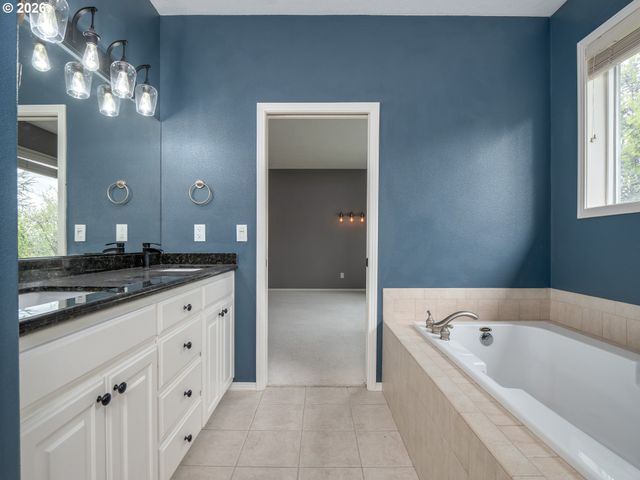 13728 Sw 130TH Pl, Tigard, OR 97223