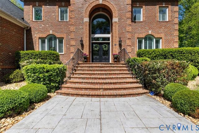 402 Rivers Bend Cir, Chester, VA 23836