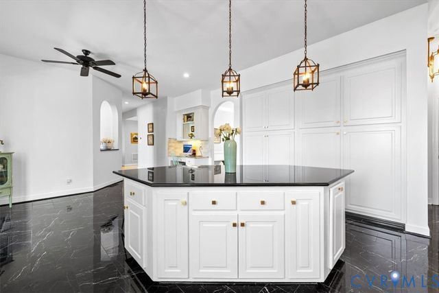 402 Rivers Bend Cir, Chester, VA 23836