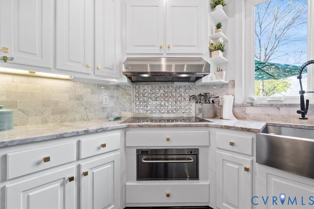 402 Rivers Bend Cir, Chester, VA 23836