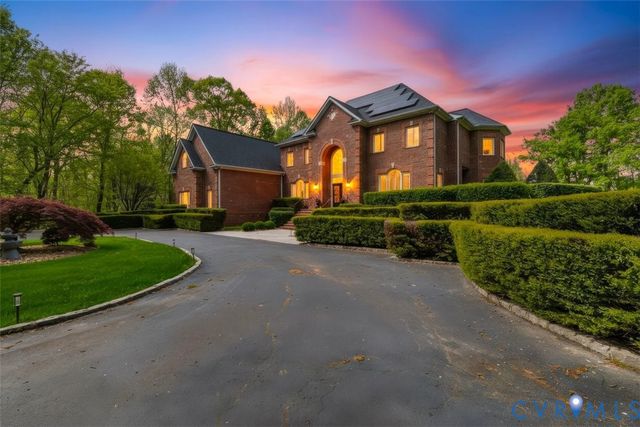 402 Rivers Bend Cir, Chester, VA 23836