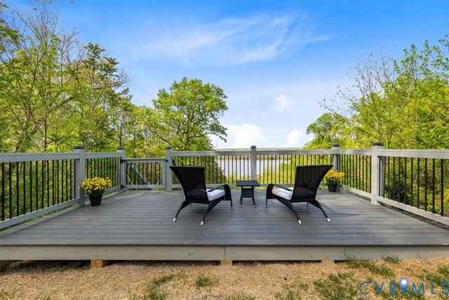 402 Rivers Bend Cir, Chester, VA 23836