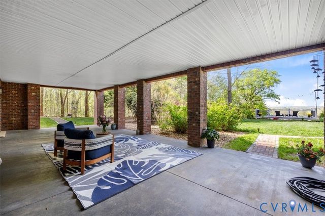 402 Rivers Bend Cir, Chester, VA 23836