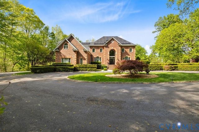 402 Rivers Bend Cir, Chester, VA 23836