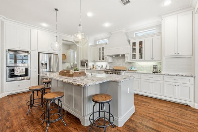 6721 Oak Knoll Road, Flower Mound, TX 76226