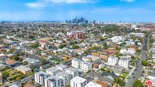 1318 W 35th Place, Los Angeles, CA 90007