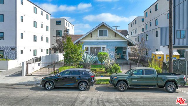 1318 W 35th Place, Los Angeles, CA 90007