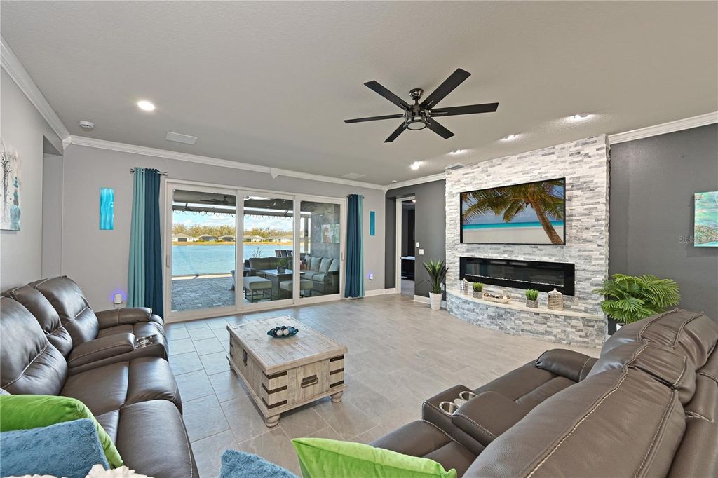 Image 10 of property listing at 12338 51ST STREET E, Parrish, FL 34219