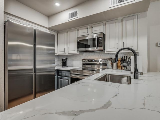 11550 N May Avenue 101, Oklahoma City, OK 73120