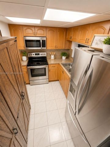 11800 SW 18th St 306-4, Miami, FL 33175