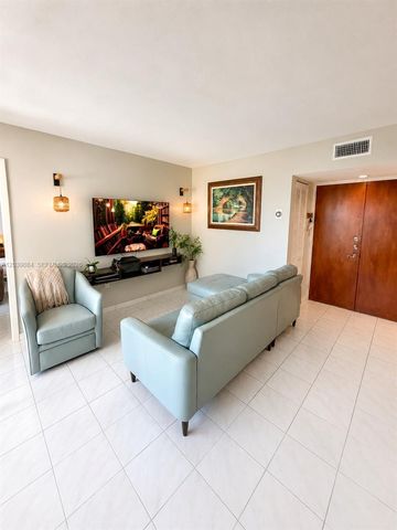 11800 SW 18th St 306-4, Miami, FL 33175
