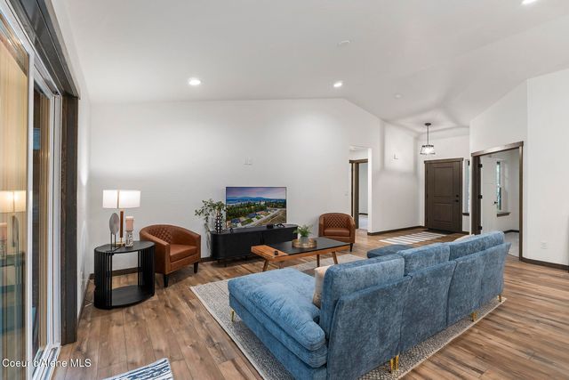 936 E Valley St S, Oldtown, ID 83822