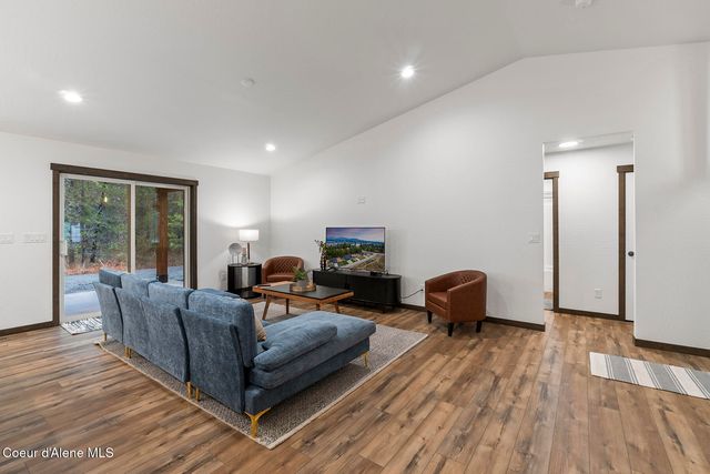 936 E Valley St S, Oldtown, ID 83822
