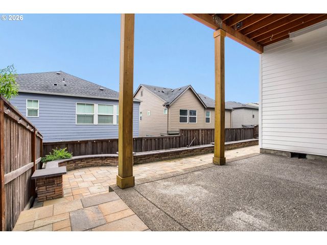 7353 Nw OAKFERN Dr, Portland, OR 97229