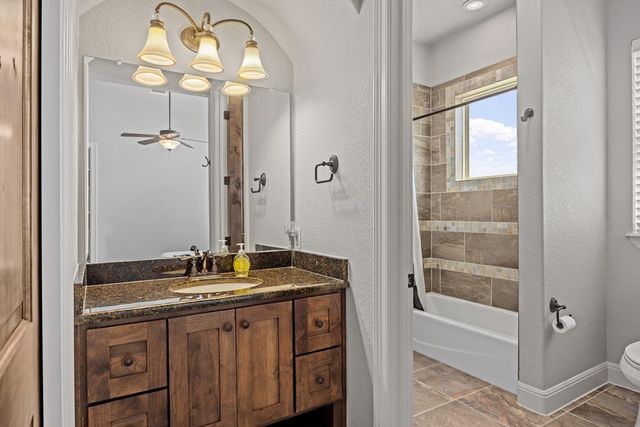 1009 Club House Rd, Kerrville, TX 78028