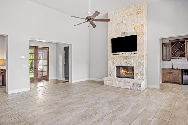 1009 Club House Rd, Kerrville, TX 78028