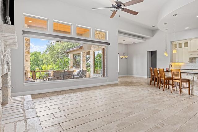1009 Club House Rd, Kerrville, TX 78028