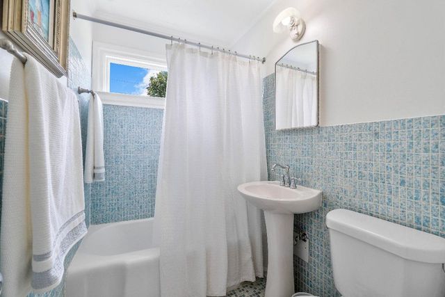 816 Avon Road, West Palm Beach, FL 33401